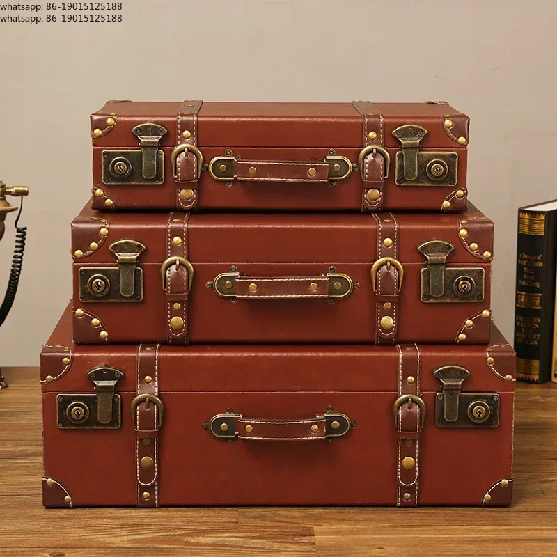 Retro Leather Case Figurines L - Photography Lighting Style ulasan dan harga