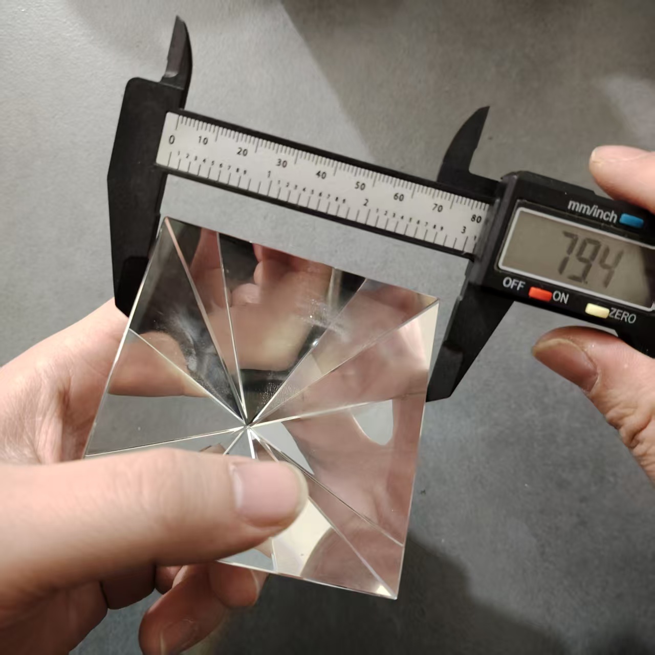 1PC 80mm Quadrangular Pyramid  - Photography Lighting Test ulasan dan harga